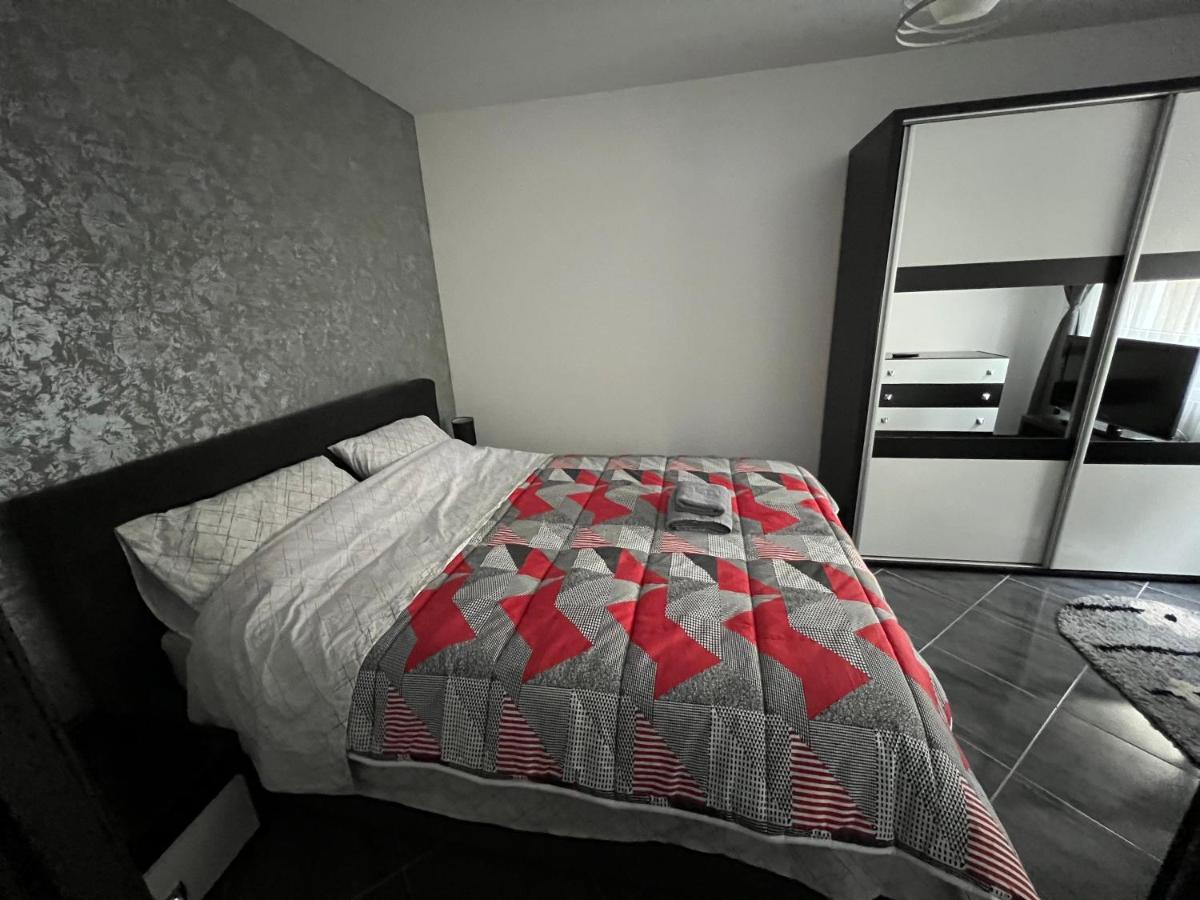 Ferienwohnung Apartament Spatios, Zona Centrala In Iasi Exterior foto